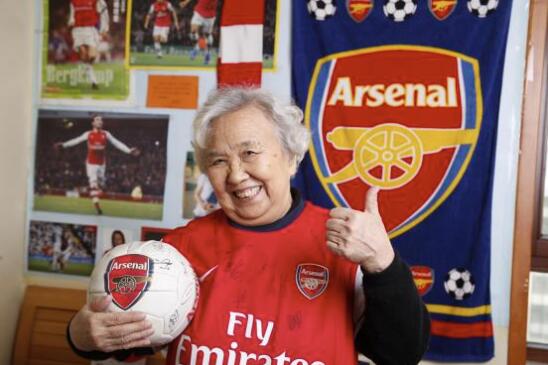 阿森纳VS曼城，79岁中国铁杆“枪迷”将亲赴酋长球场观战