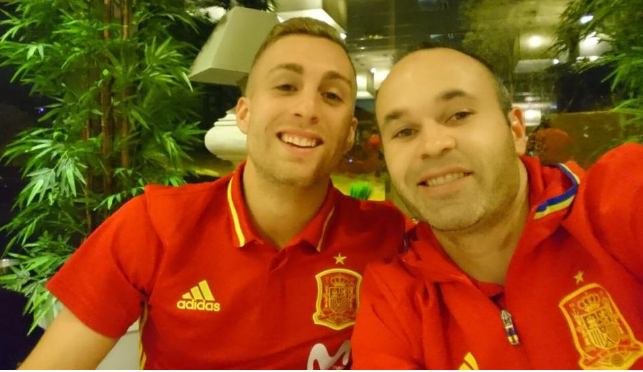 法国VS西班牙 伊涅斯塔德乌洛费乌晒自拍秀感情