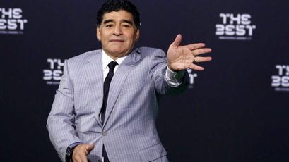 关于谁将接过阿根廷国家队的教鞭目前还不明确，但塞维利亚主帅桑保利一直是帅位的热门人选，对此马拉多纳提出了质疑，他不确定桑保利是否是合适的人选。