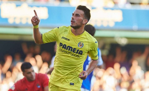 北京时间5月4日，据意大利著名足球转会专家迪马济奥个人网站的消息，巴塞罗那对比利亚雷亚尔中场罗伯托-索里亚诺感兴趣。另外，比利亚雷亚尔边锋桑索内吸引了AC米兰的关注。