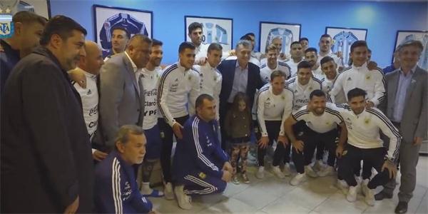 总统挥泪送梅西