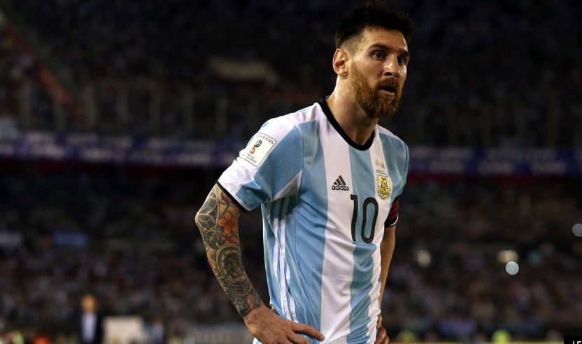 国际足联将于5月4日举行听证会，对梅西的禁赛处罚做出最终决定。据之前《世界体育报》报道，阿根廷足协主席已与梅西取得联系，希望他能在5月4日当天赴瑞士出席听证会提供证词，这样梅西将有望获得从禁赛四场缩短为两场。