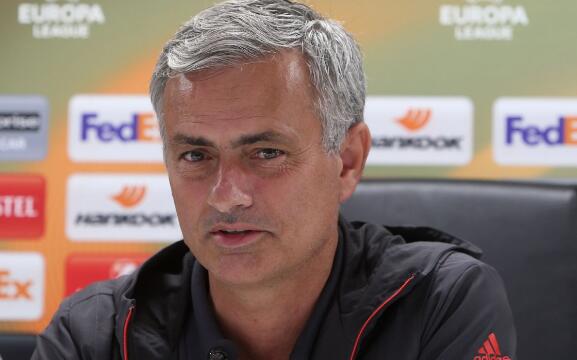 曼联VS塞尔塔 穆里尼奥：将重心转移到欧联杯不是赌博