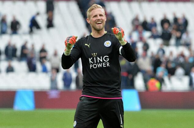 阿森纳VS曼城，温格想要引进小舒梅切尔替代切赫