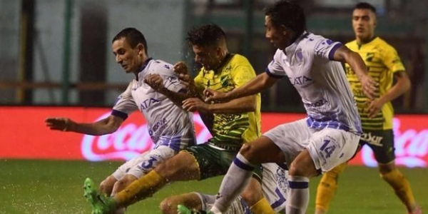 防御与正义vs罗萨里奥前瞻 防御与正义能否守住南球杯资格？