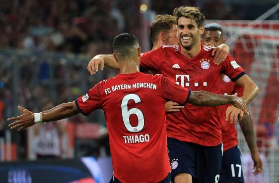 拜仁慕尼黑1-0曼联 马丁内斯头球致胜