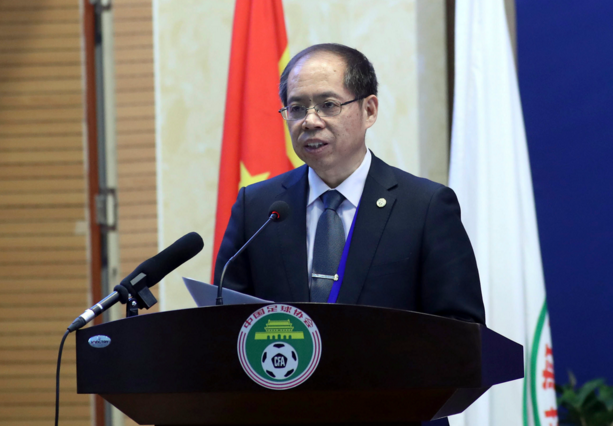 据中国足协新闻办官博消息，巴林时间2017年5月8日上午，在亚足联第27届全体代表大会上，经大会一致通过，中国足协常务副主席兼秘书长张剑当选国际足联理事，任期为2017-2019年。 