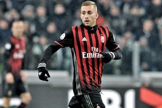 根据意大利媒体《米兰体育报》的报道，新东家入主后，改变了转会策略的AC米兰将不会尝试留住德乌洛费乌。德乌洛费乌与红黑军团的租借合同将在今年6月到期。