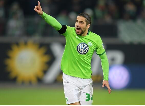 沃尔夫斯堡VS门兴 西媒：巴萨有意狼堡后卫罗德里格斯