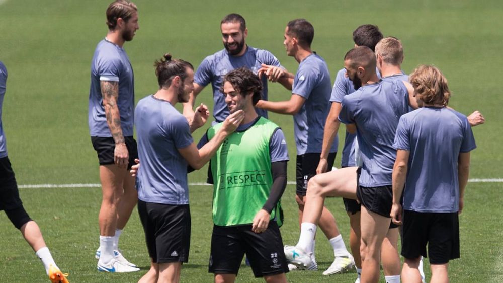 本赛季的欧冠决赛将在本周末进行，由皇家马德里对阵尤文图斯，赛前西班牙《阿斯报》做了一份球迷调查，其中91%的球迷支持伊斯科在欧冠决赛中首发。