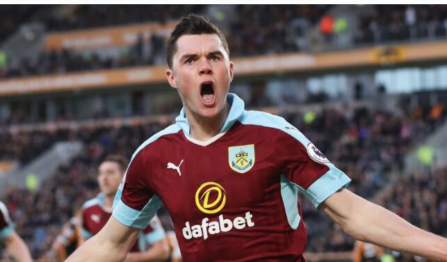 曼联2-0阿贾克斯 英媒：三选一 曼联今夏将引进一位超级中卫