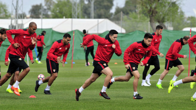 塞维利亚客战马竞在即，但是队内有4名球员因伤出战马竞成疑，另有比埃托和克拉内维特由于回避条款不能上场。