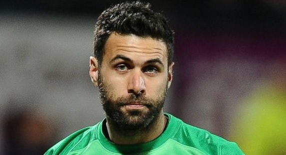 据意大利媒体报道，在哈特离队回归曼城后，都灵希望寻找一名有实力的门将，他们将目标锁定在了巴黎门将西里古身上。