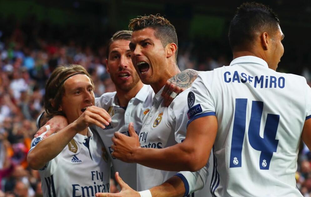 北京时间5月3日02：45分，在欧冠半决赛的首回合上，皇家马德里凭借C罗的帽子戏法主场3-0击败了同城劲敌马德里竞技。赛后，皇马主帅齐达内接受了意大利媒体的采访，他表示C罗是无需争议的顶级球员，同时希望在欧冠决赛中和尤文相遇。