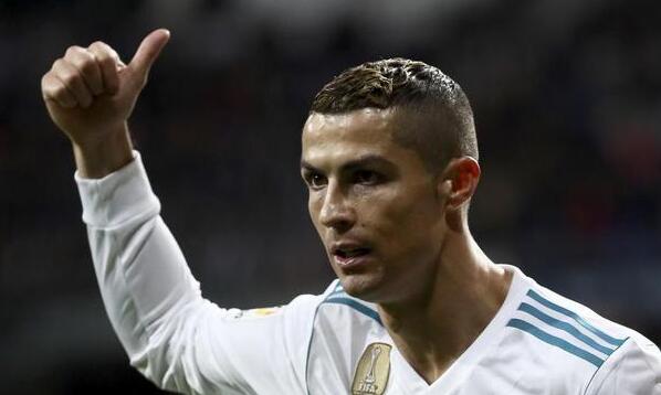 C罗将夺金球奖 主办方为他改颁奖日期