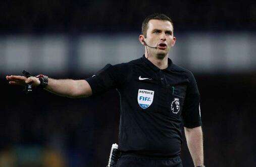 神奇四瞎奥利弗执法曼市德比 争议判罚难道又将出现？