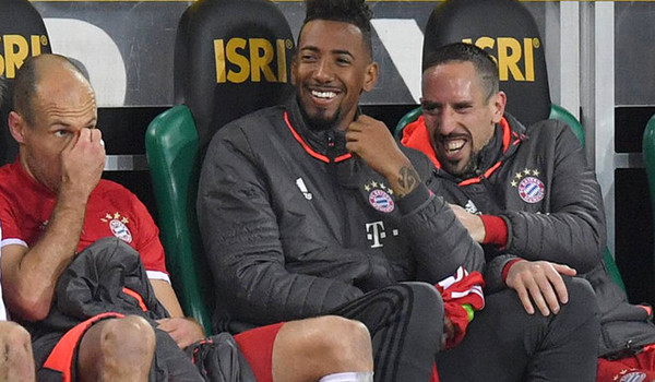 门兴0-1拜仁，罗本不开心，莱万：过会他就没事了！