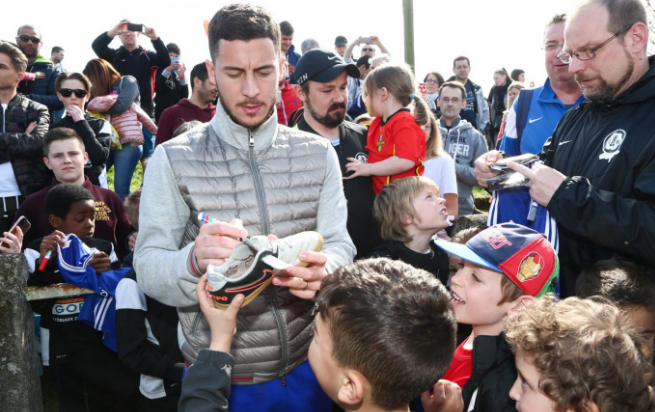 切尔西VS曼城 阿扎尔：在切尔西很开心 此外无可奉告