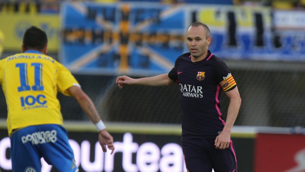 巴萨队长伊涅斯塔第三次当爸爸了！小白通过自己的个人社交网站宣布了这一消息，他的第三个孩子是个女儿。