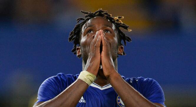 去年夏天，巴舒亚伊离开马赛加盟切尔西，接下来的这个赛季，比利时球星联赛出场了19次，但只有1次首发。近日在接受采访时，巴舒亚伊表示机会少当然有些沮丧，但这会激励自己更加努力。