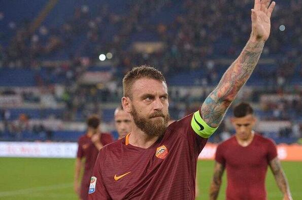 今年6月，罗马队副德罗西将34岁，他表示自己还将继续征战在绿茵场，不管是在罗马还是其他球队，但他也表示自己离开红狼时肯定会落泪。