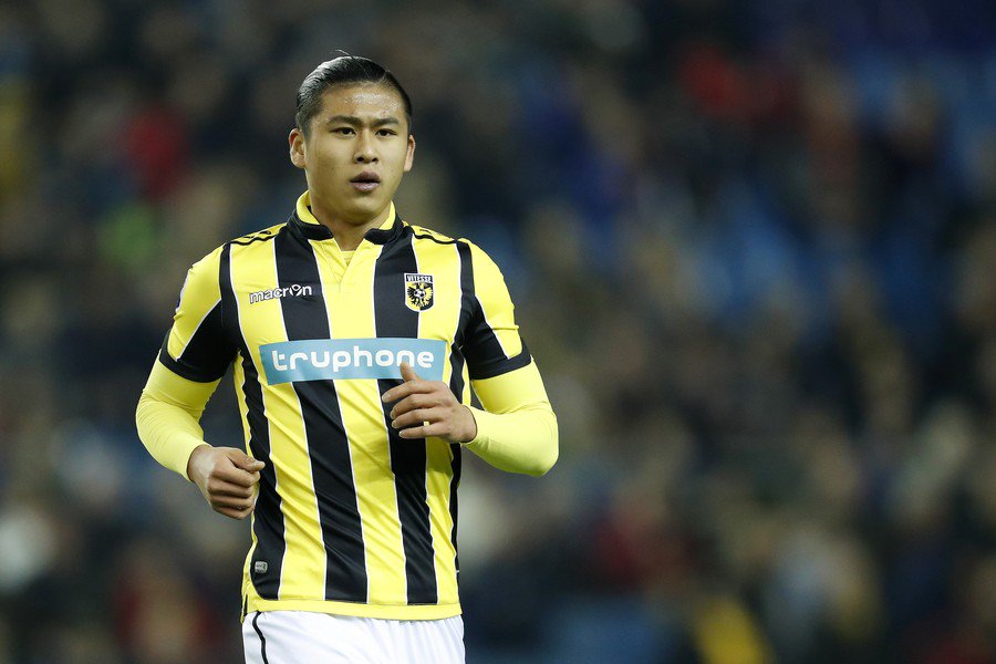 荷甲球队维特斯官方宣布，球队与张玉宁完成续约，双方的新合约将在2018年到期。