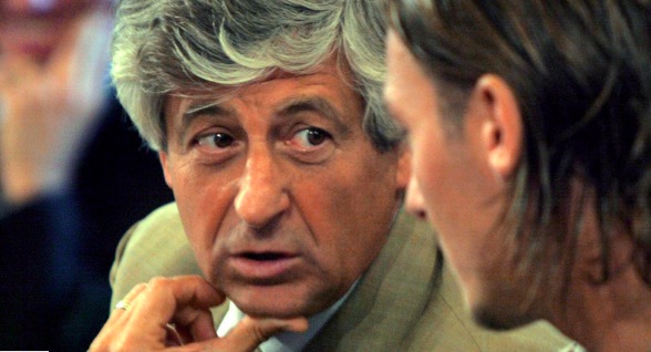 米兰名宿、第一位获得“金球奖”的意大利球员里维拉近日接受了Rai Radio 2电台的采访，他谈到了即将退役的托蒂，也谈到了米兰与亚特兰大的现状。