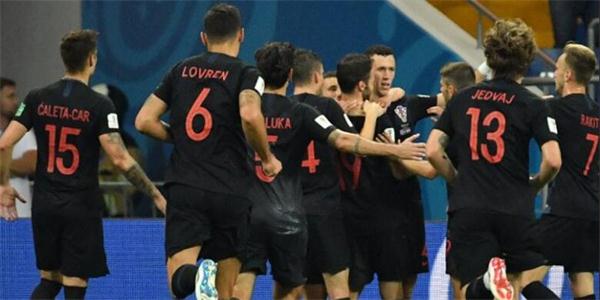 克罗地亚2比1冰岛，三战全胜强势晋级