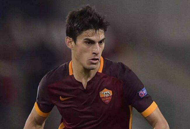 根据《米兰体育报》的报道，罗马球员佩罗蒂和马诺拉斯在训练时发生冲突，差点大打出手。