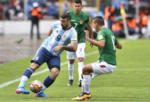 世预赛战报 阿根廷0-2玻利维亚 梅西停赛迪马利亚失单刀