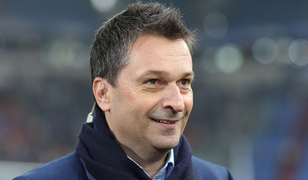 沙尔克VS多特，沙尔克主管谈鲁尔德比：去加油站都要被问