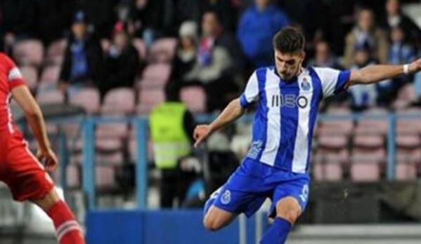 波尔图vs比兰尼塞斯分析：主队高居榜首，目标志在夺冠