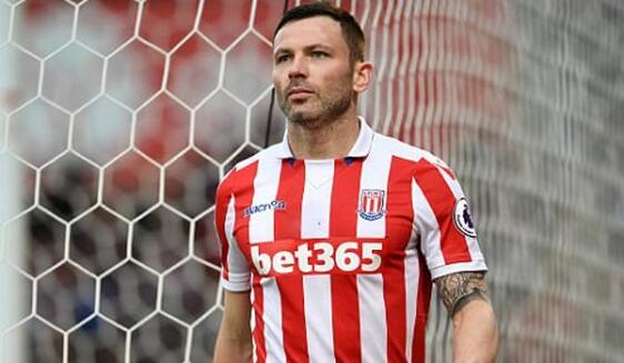 斯托克城1-4阿森纳 英媒：斯托克城后卫巴德斯利今夏离队引发多队关注