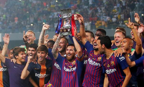 巴塞罗那2-1塞维利亚捧起西班牙超级杯 梅西破门