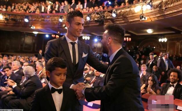 西媒:C罗质疑内马尔不值2.2亿 打赌进球能赢梅西