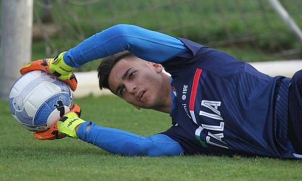 拜仁VS奥格斯堡，接替乌尔赖希，拜仁有意乌迪内年轻门将