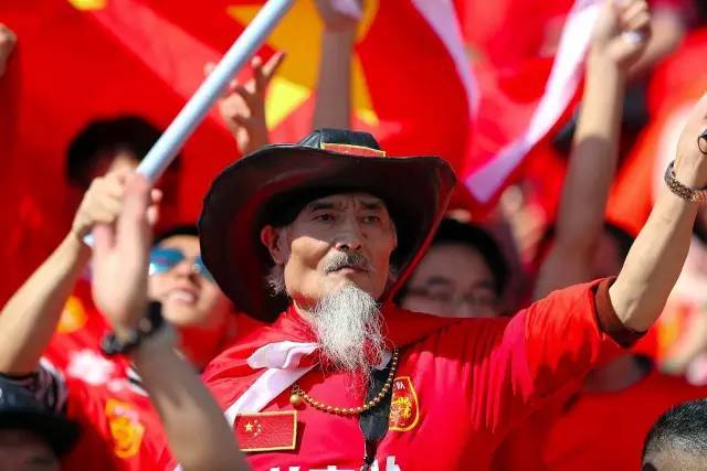 针对此前申办2034年世界杯的传闻，中国足协新闻办正式予以回应，官微对于表示申办世界杯的消息并不属实。