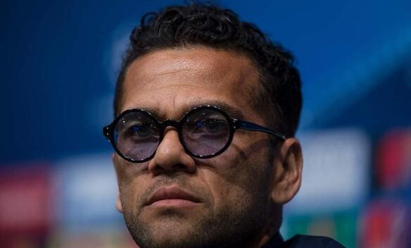 巴萨VS尤文图斯 阿尔维斯：希望梅西和伊涅斯塔能成功续约