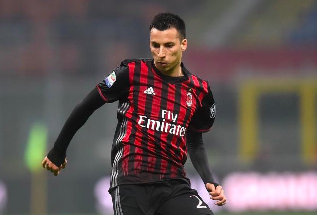 在意甲联赛还剩三轮之际，米兰边后卫万吉奥尼接受了俱乐部官方电视台的采访，他透露用心踢完联赛就是主教练的要求。