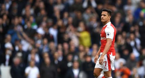 上轮联赛，阿森纳在北伦敦德比中0:2不敌热刺。球队低迷的表现引来的球迷的不满，赛后阿森纳官推也致歉球迷。