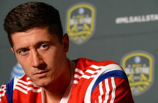 拜仁锋霸莱万：对抗大巴黎不能幻想赢4个球