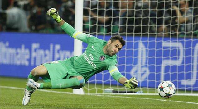 根据意大利媒体Il Mattino的最新报道，正在寻找一名门将的那不勒斯已经放弃了对什琴斯尼的追逐，他们现在希望得到巴黎圣日耳曼门将西里古。