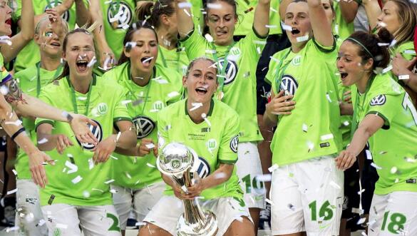 狼堡1-0不伦瑞克 德媒：狼堡男足成绩糟糕 女足双冠庆典被迫推迟