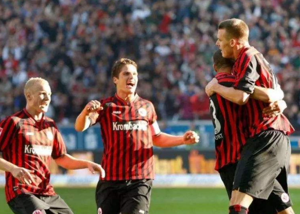 奥格斯堡vs法兰克福前瞻 法兰克福势头正盛