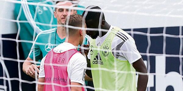 德国队训练擦出火花