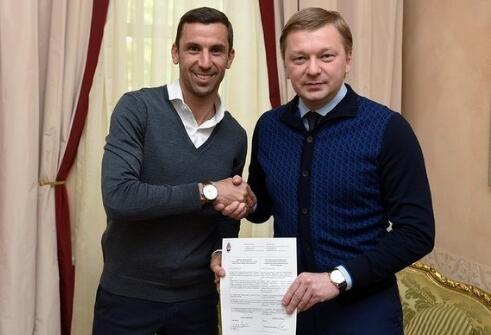 官方：顿涅茨克矿工宣布与队长斯尔纳续约