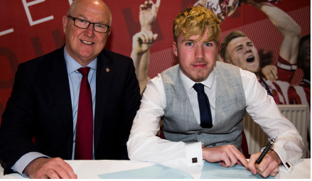 南安普顿VS水晶宫 官方：南安普顿宣布续约小将弗里曼