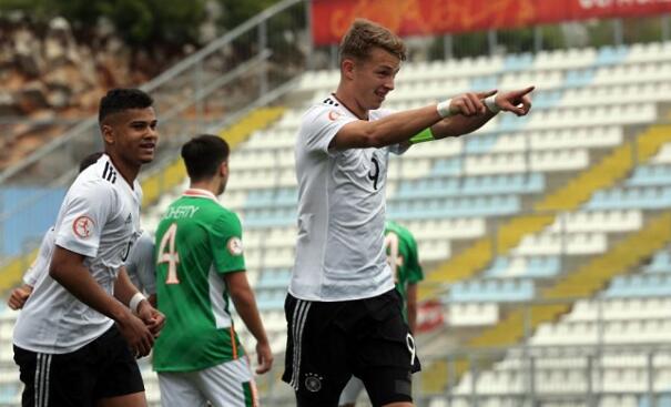 沙尔克04VS汉堡 汉堡有意与天才中锋阿尔普续约