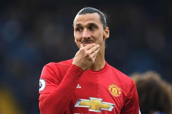 每日镜报：曼联欧冠前景不明朗 伊布还在考虑未来