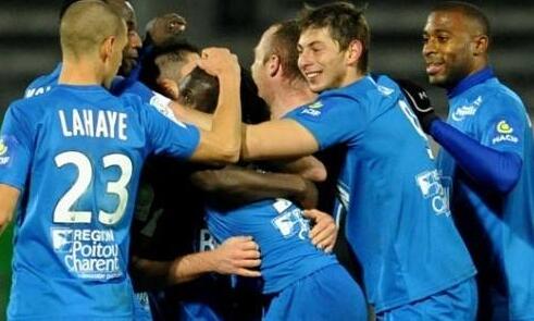 朗斯VS尼奥尔前瞻 杯赛胜利能否助两队联赛止颓？